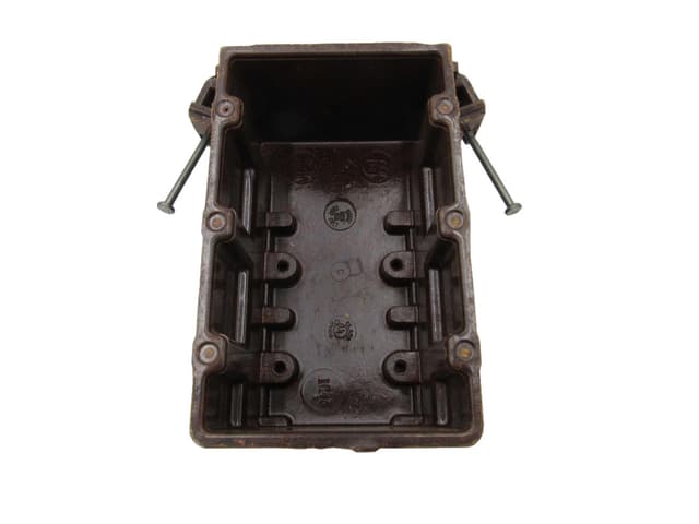 1043 Part Image. Manufactured by Thomas & Betts.