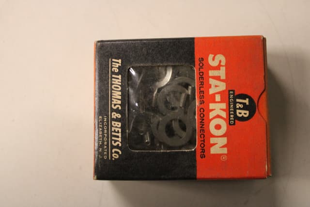 A18-38 Part Image. Manufactured by Thomas & Betts.