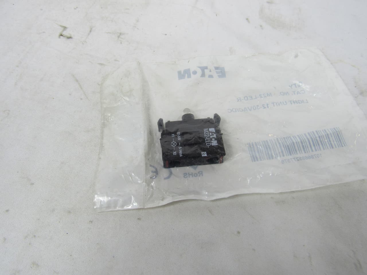 Eaton M22-LED-R M22-LED-R Eaton - Eaton M22 modular pushbutton, LED Light Unit, Screw, IP66, NEMA 4X, 13, Rk resistance 4.7, Illuminated, Red, 12-30 Vac/dc Eaton M22-LED-R M22-LED-R Eaton - Eaton M22 modular pushbutton, LED Light Unit, Screw, IP66, NEMA 4X, 13, Rk resistance 4.7, Illuminated, Red, 12-30 Vac/dc