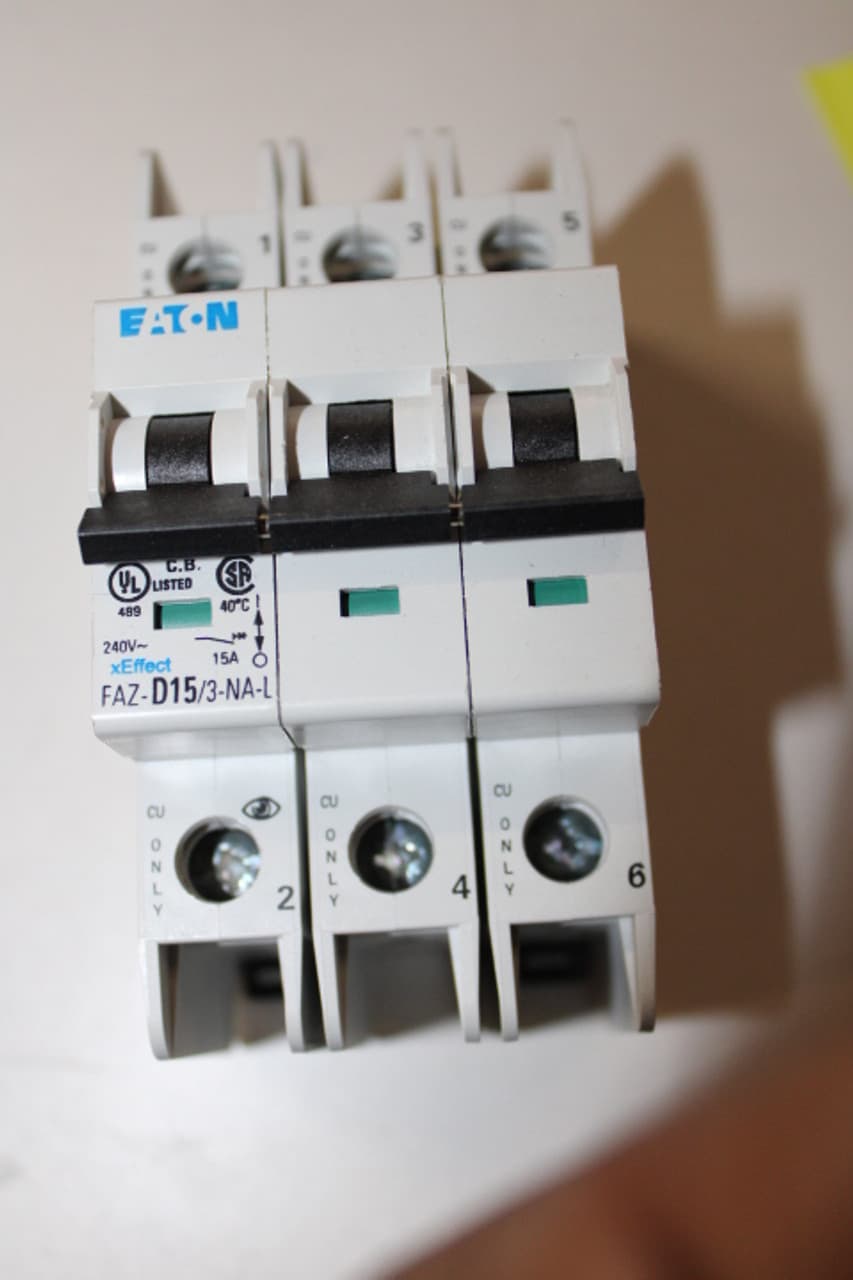 Eaton FAZ-D15/3-NA-L Miniature circuir breaker, 3 pole, 15 A, D trip curve, 240 VAC, screw terminals, UL489 Eaton FAZ-D15/3-NA-L Miniature circuir breaker, 3 pole, 15 A, D trip curve, 240 VAC, screw terminals, UL489