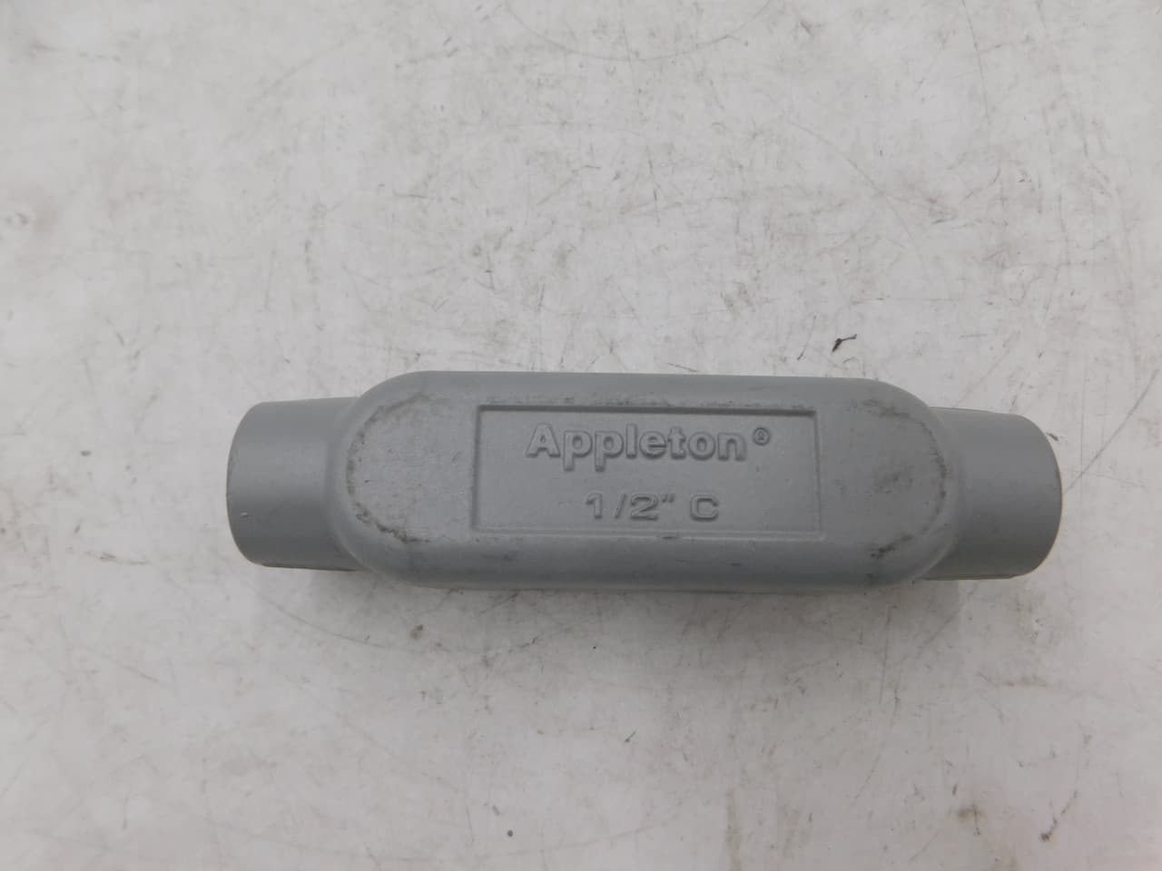 Appleton C50T-A 1/2" Hub, Epoxy Powder Coated, Copper-Free Pressure Cast Aluminum, Form 85, 2-Hub, Set Screw Installation, Straight Side Opening, C-Type Appleton C50T-A 1/2" Hub, Epoxy Powder Coated, Copper-Free Pressure Cast Aluminum, Form 85, 2-Hub, Set Screw Installation, Straight Side Opening, C-Type