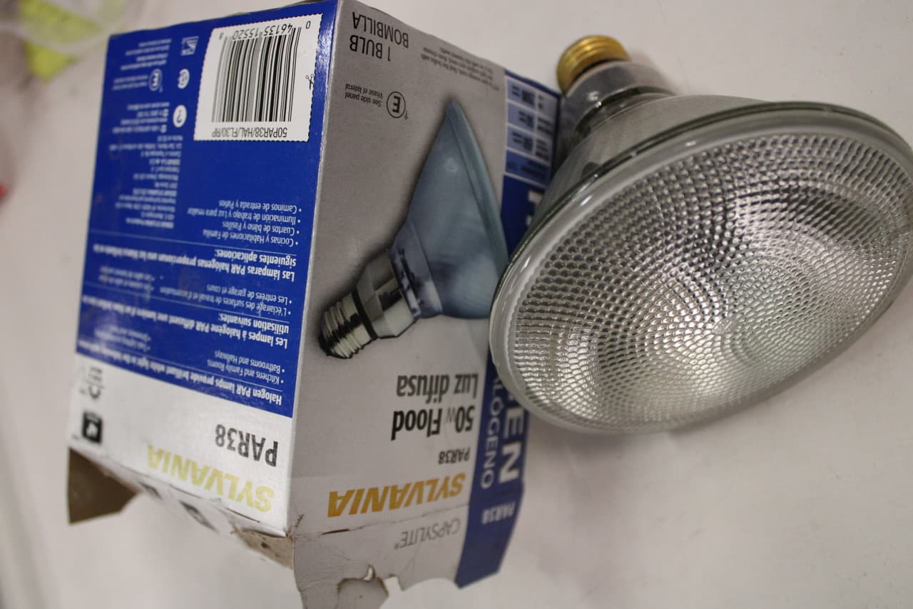 Sylvania 50PAR38/HAL/FL30/RP Sylvania 50PAR38/HAL/FL30/RP Miniature and Specialty Bulbs EA Sylvania 50PAR38/HAL/FL30/RP Sylvania 50PAR38/HAL/FL30/RP Miniature and Specialty Bulbs EA