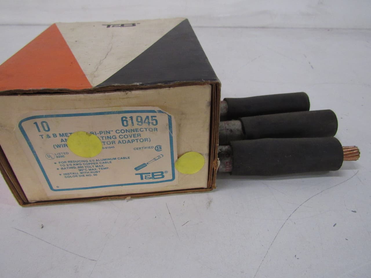 Thomas & Betts 61945 600 V, 2/0 to 4/0 AWG Aluminum/Copper, Electrolytic Tin Plated Aluminum, Neoprene Insulation, Straight, Terminal Pin Adapter Thomas & Betts 61945 600 V, 2/0 to 4/0 AWG Aluminum/Copper, Electrolytic Tin Plated Aluminum, Neoprene Insulation, Straight, Terminal Pin Adapter