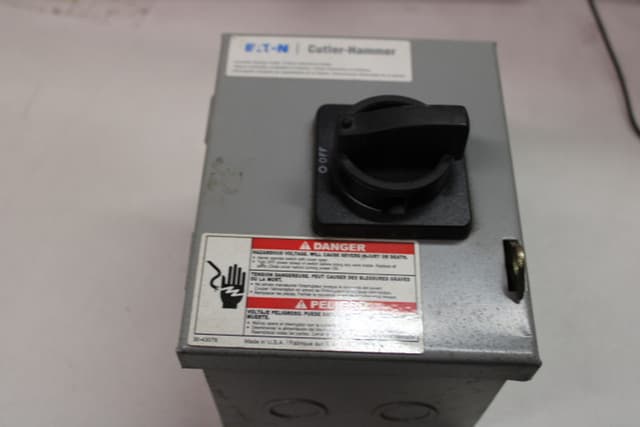 DR3030UG Part Image. Manufactured by Crouse Hinds.