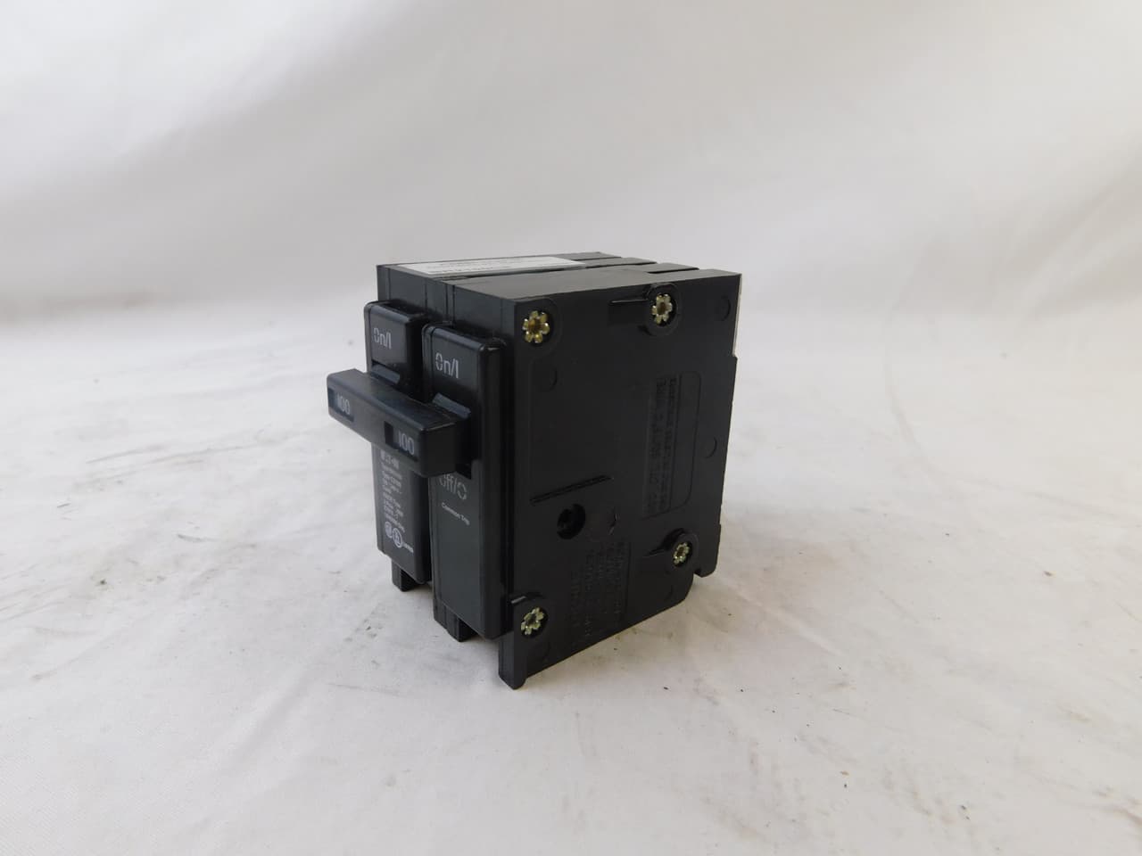 Eaton BR2100 BR2100 Eaton - Eaton BR Thermal magnetic circuit breaker, Type BR 1-Inch plug-on circuit breaker, 100 A, 10 kAIC, Two-pole, 120/240V, BR, Common breaker trip, #4-1/0 AWG Cu/Al, Q28, BR, Type BR Loadcenters Eaton BR2100 BR2100 Eaton - Eaton BR Thermal magnetic circuit breaker, Type BR 1-Inch plug-on circuit breaker, 100 A, 10 kAIC, Two-pole, 120/240V, BR, Common breaker trip, #4-1/0 AWG Cu/Al, Q28, BR, Type BR Loadcenters