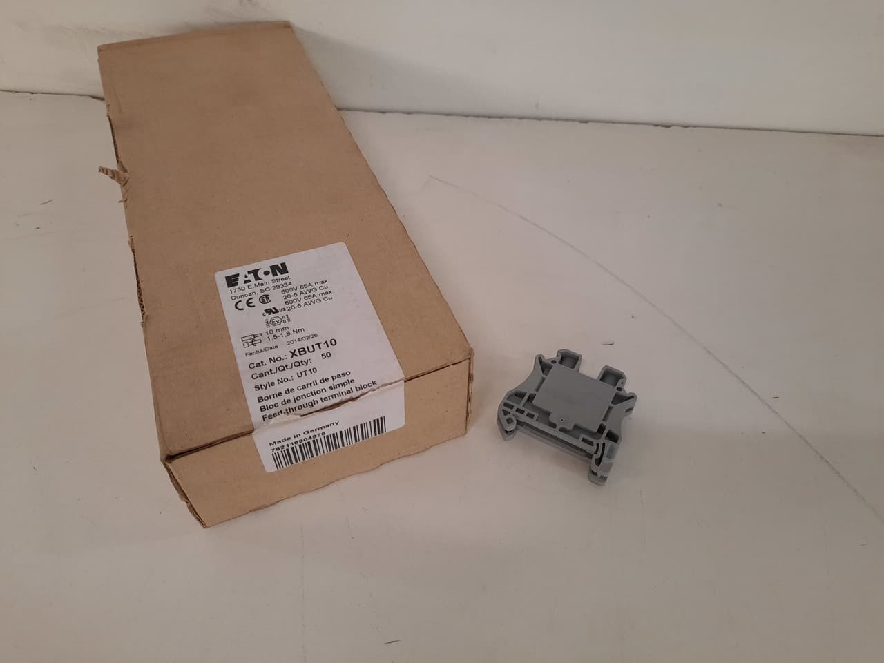 Eaton XBUT10 XBUT10 Eaton - Eaton XB IEC terminal block, XBUT Terminal Block, Single-level through-feed, Gray, 20-6 AWG, 10.2 mm Eaton XBUT10 XBUT10 Eaton - Eaton XB IEC terminal block, XBUT Terminal Block, Single-level through-feed, Gray, 20-6 AWG, 10.2 mm