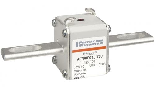 Mersen E300706 E300706 Mersen - Square Body High-Speed Fuse Protistor® Size 31 aR 690VAC IEC 700VAC UL 700A With Striker Slotted Blades long Mersen E300706 E300706 Mersen - Square Body High-Speed Fuse Protistor® Size 31 aR 690VAC IEC 700VAC UL 700A With Striker Slotted Blades long