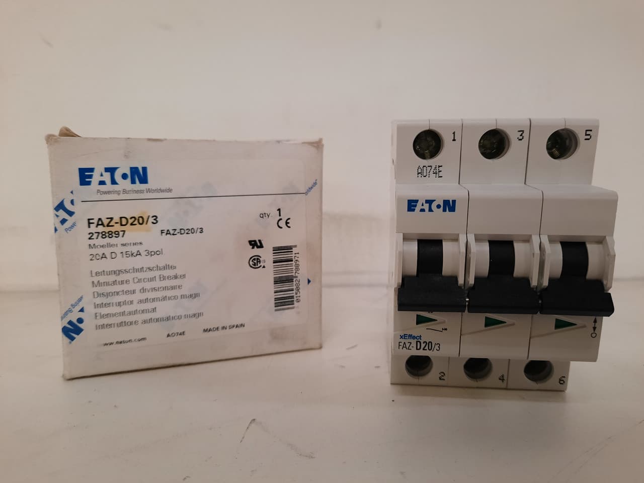 Eaton FAZ-D20/3 Eaton FAZ supplementary protector,UL 1077 Industrial miniature circuit breaker - supplementary protector,High levels of inrush current are expected,20 A,15 kAIC,Three-pole,10-20X /n,50-60 Hz,Standard terminals,D Curve Eaton FAZ-D20/3 Eaton FAZ supplementary protector,UL 1077 Industrial miniature circuit breaker - supplementary protector,High levels of inrush current are expected,20 A,15 kAIC,Three-pole,10-20X /n,50-60 Hz,Standard terminals,D Curve