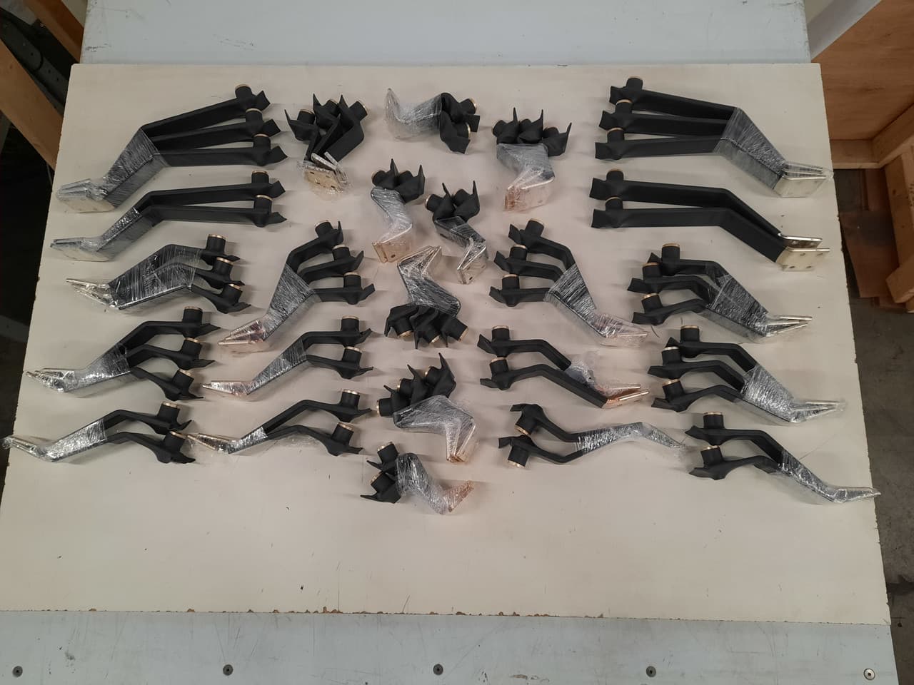 Eaton BUSWAYLOT1 Eaton BUSWAYLOT1 Bus Plugs and Busway Eaton BUSWAYLOT1 Eaton BUSWAYLOT1 Bus Plugs and Busway